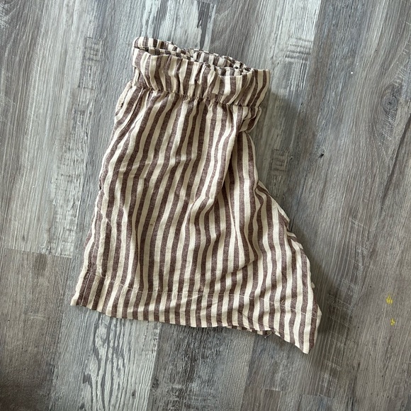 EUC GAP Linen Striped Shorts w Pockets - Picture 3 of 4